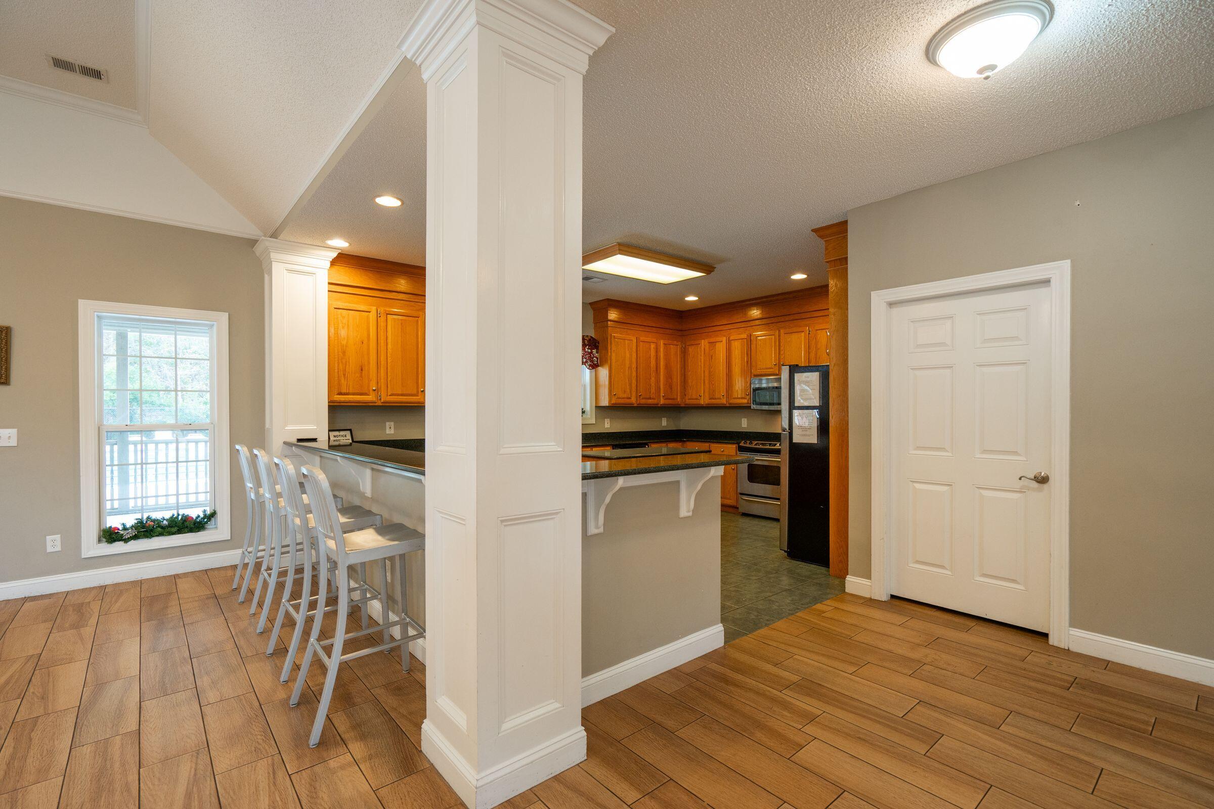 5516 Crescent View Drive