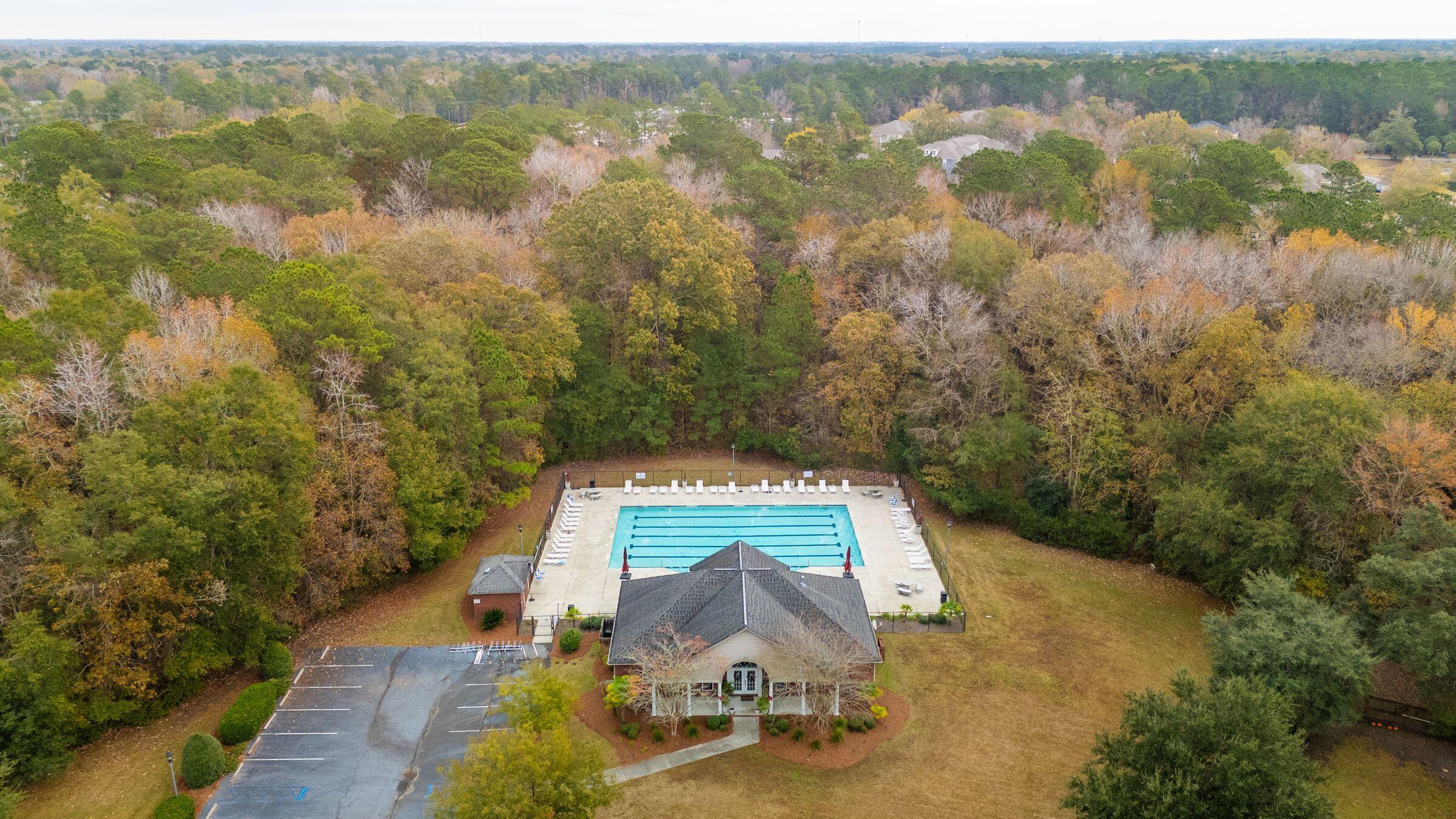 5516 Crescent View Drive