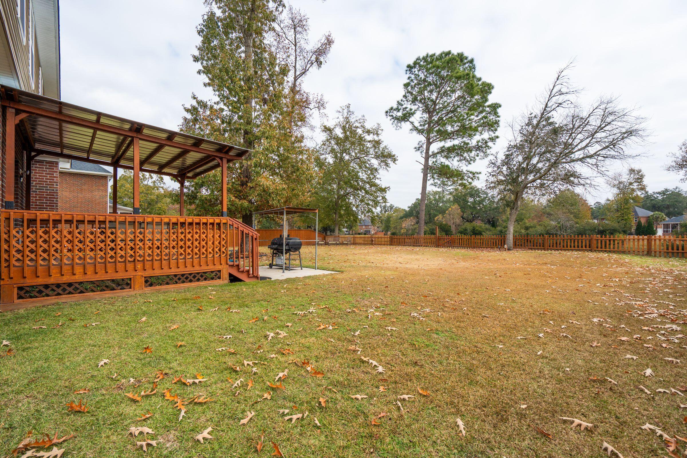 5516 Crescent View Drive