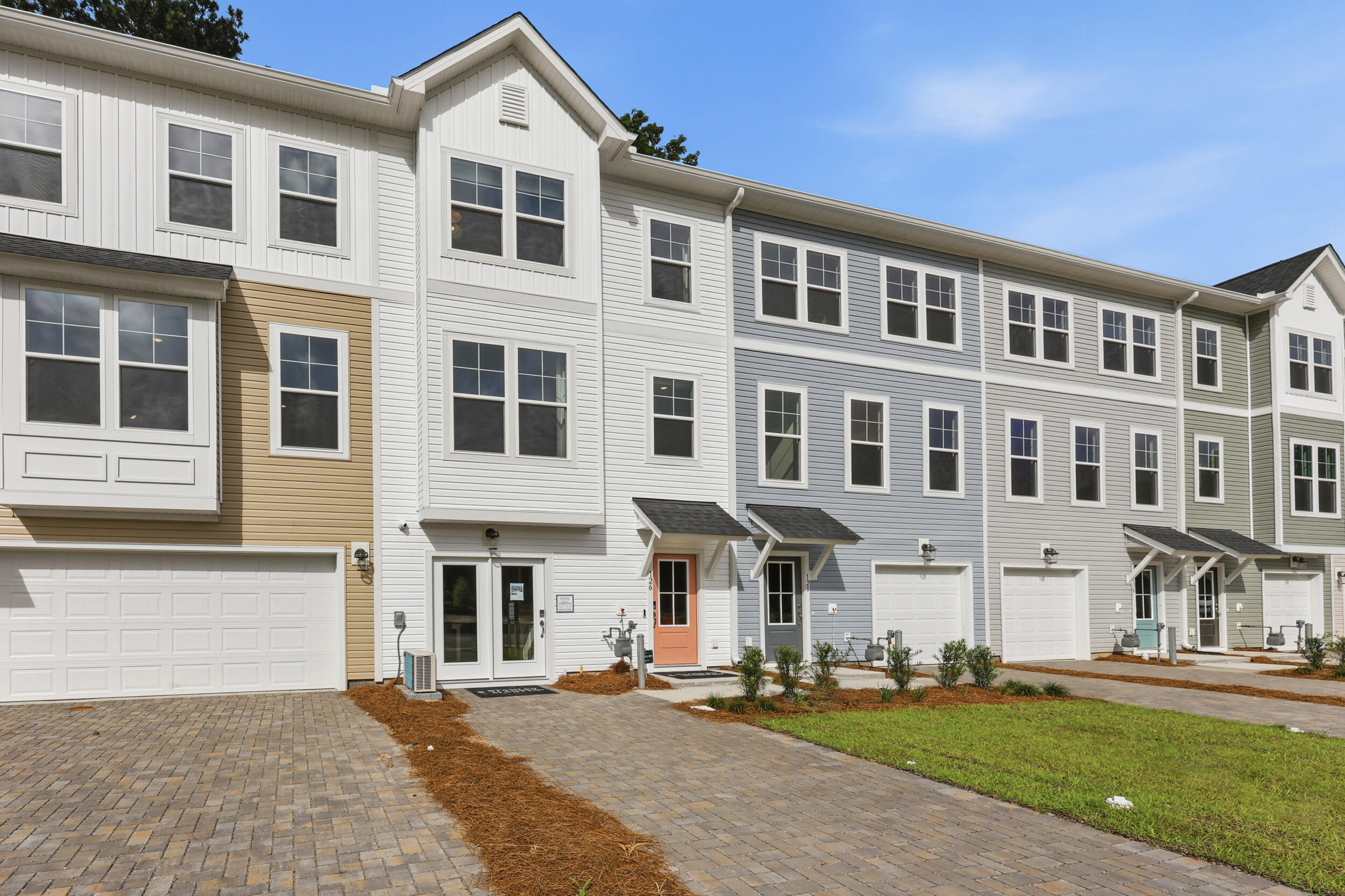 130 Fernbank Road Court