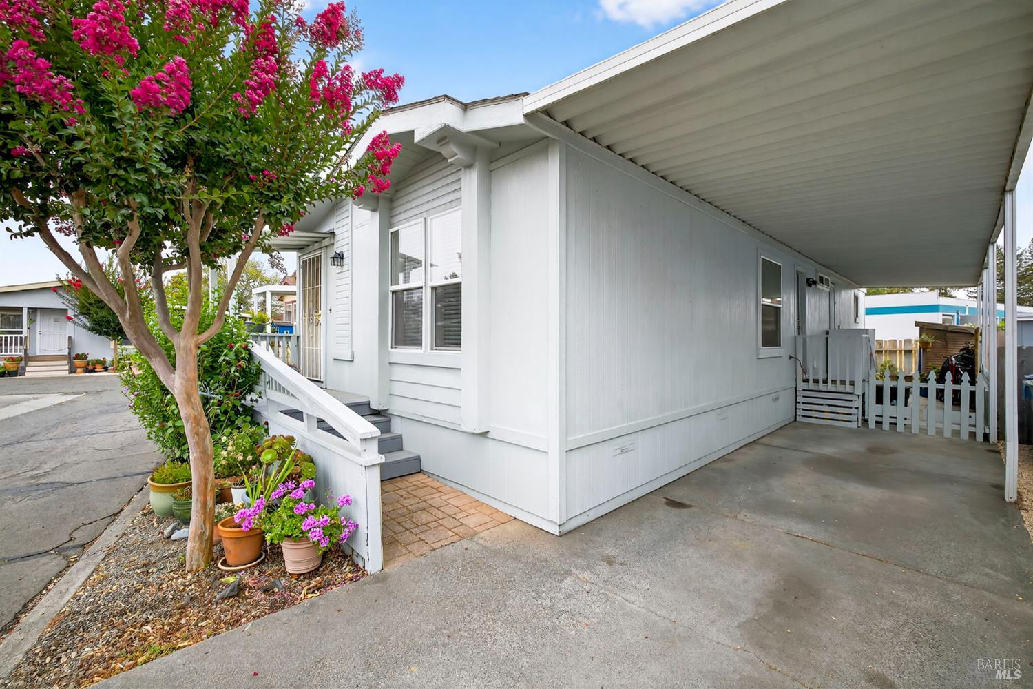 38 wayside Dr