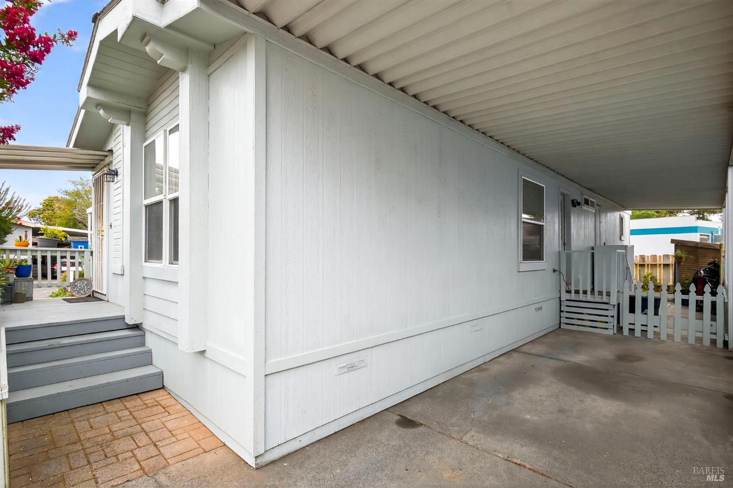 38 wayside Dr