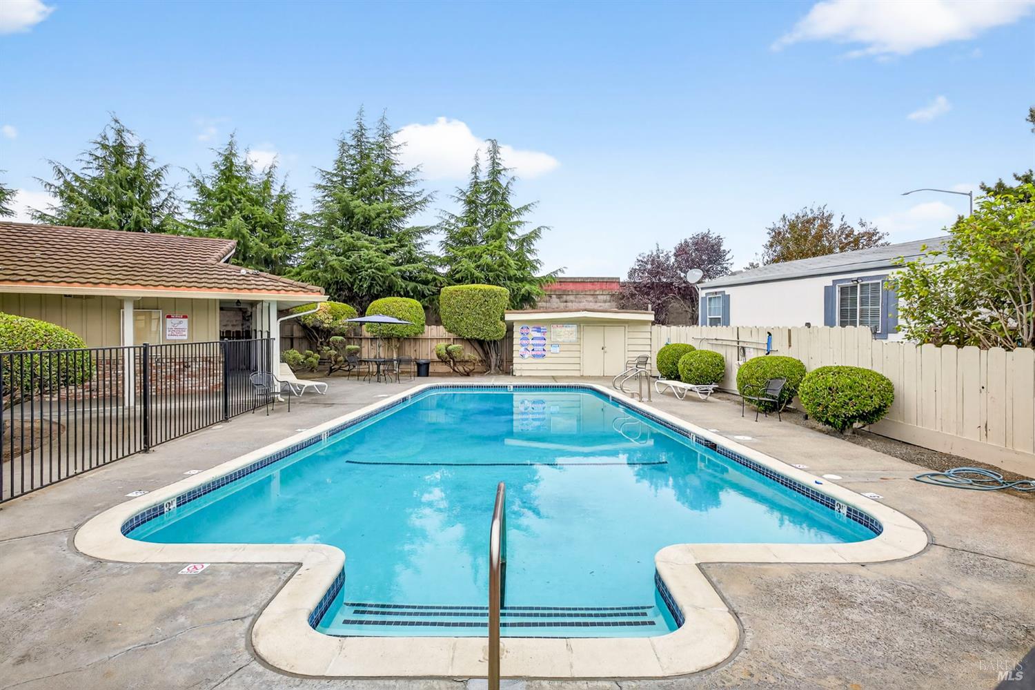 38 wayside Dr