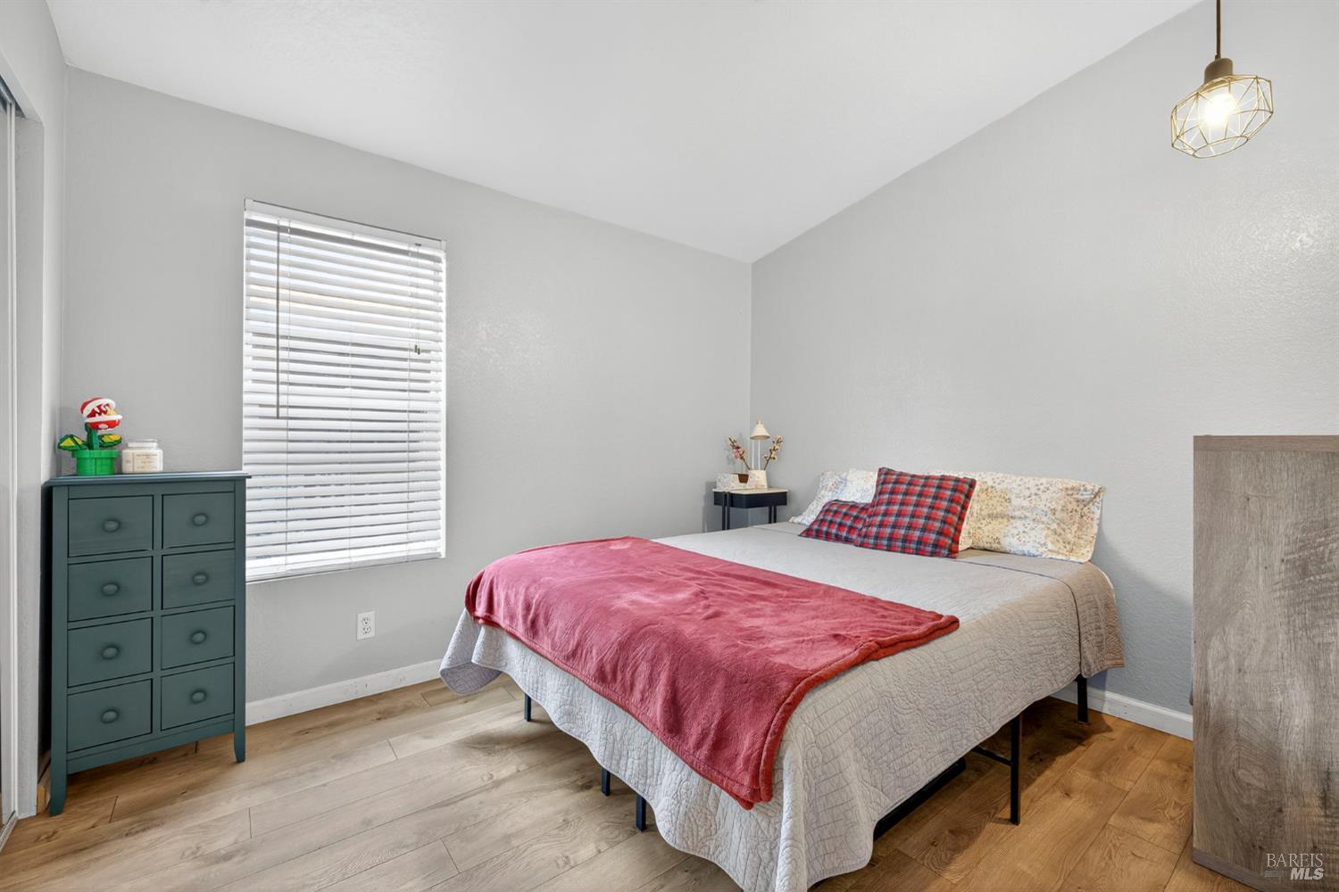 38 wayside Dr
