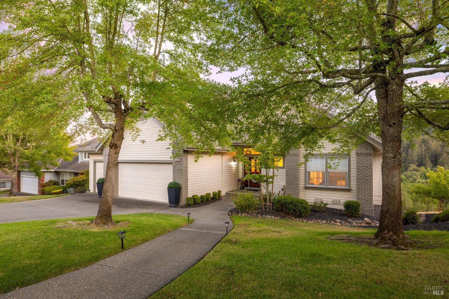 6382 Meadowridge Dr