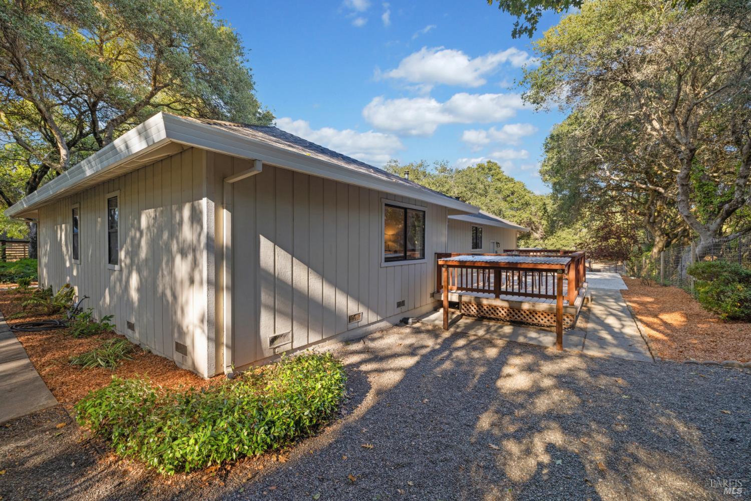 5925 Fredricks Rd