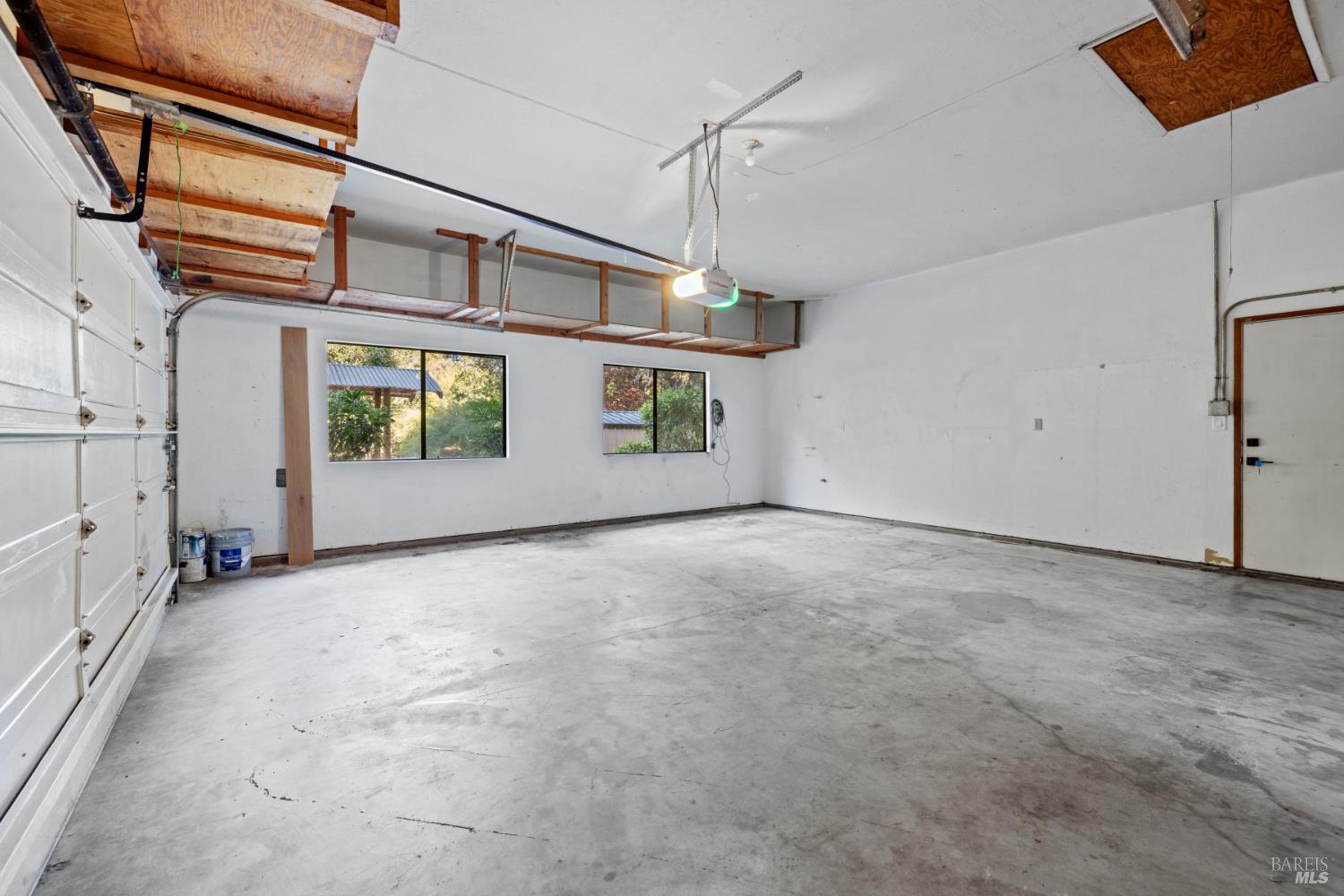 5925 Fredricks Rd