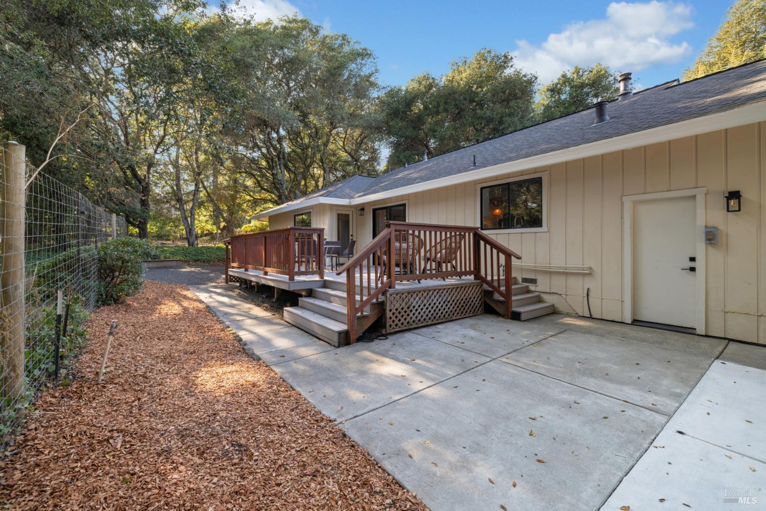 5925 Fredricks Rd