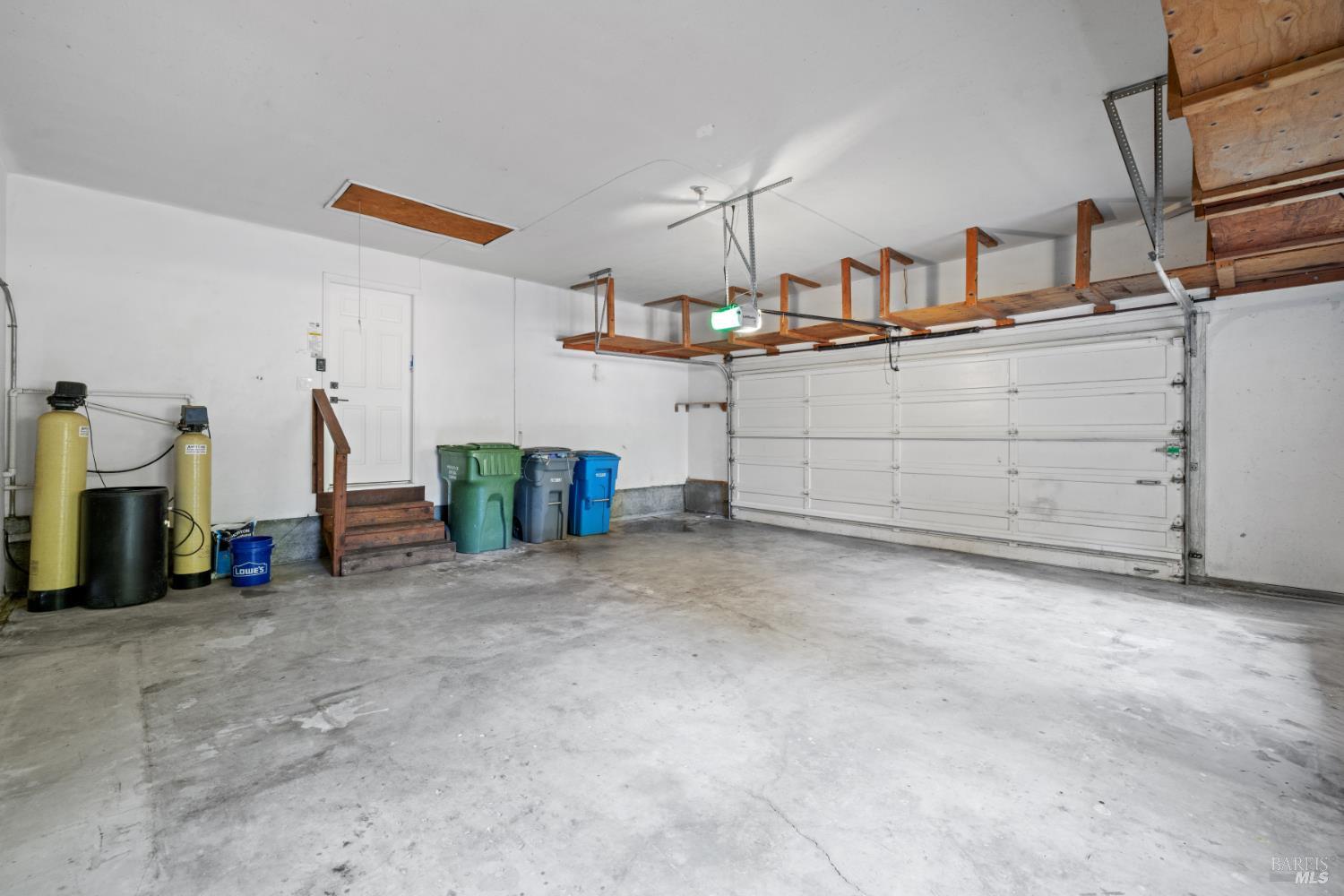 5925 Fredricks Rd