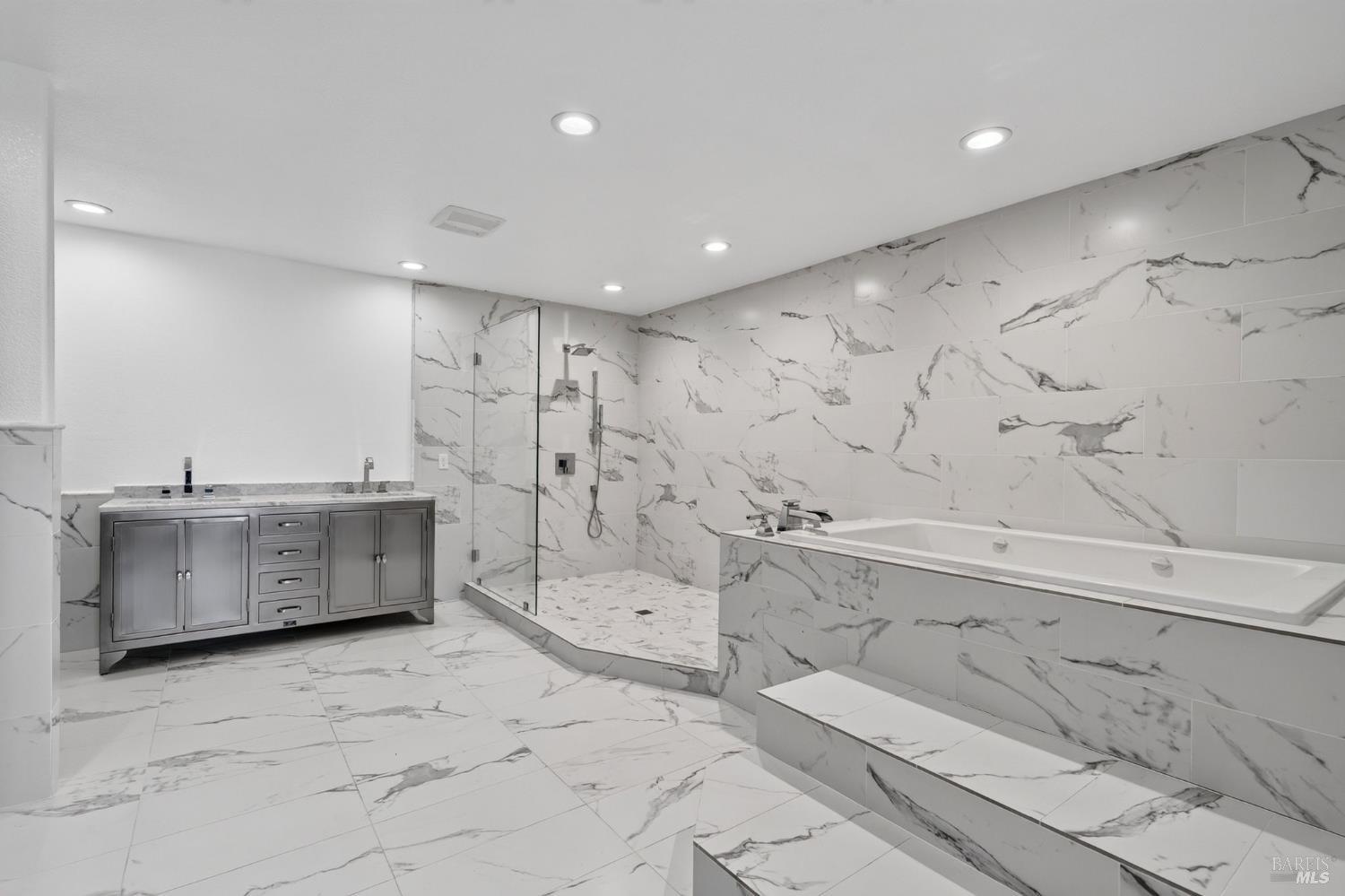 7490 Walnut Lane
