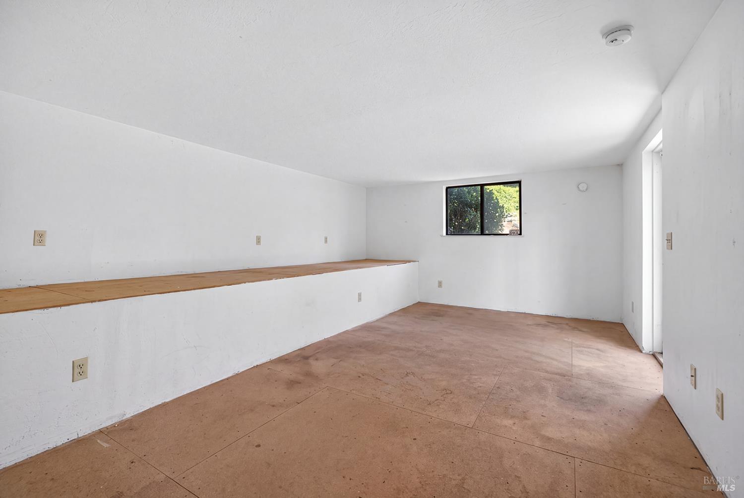2591 Del Rosa Avenue