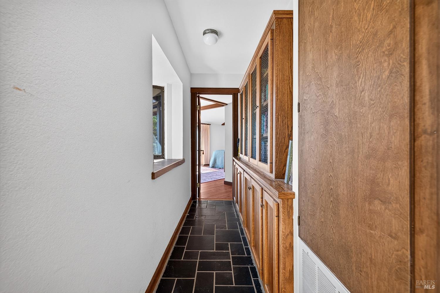 2591 Del Rosa Avenue