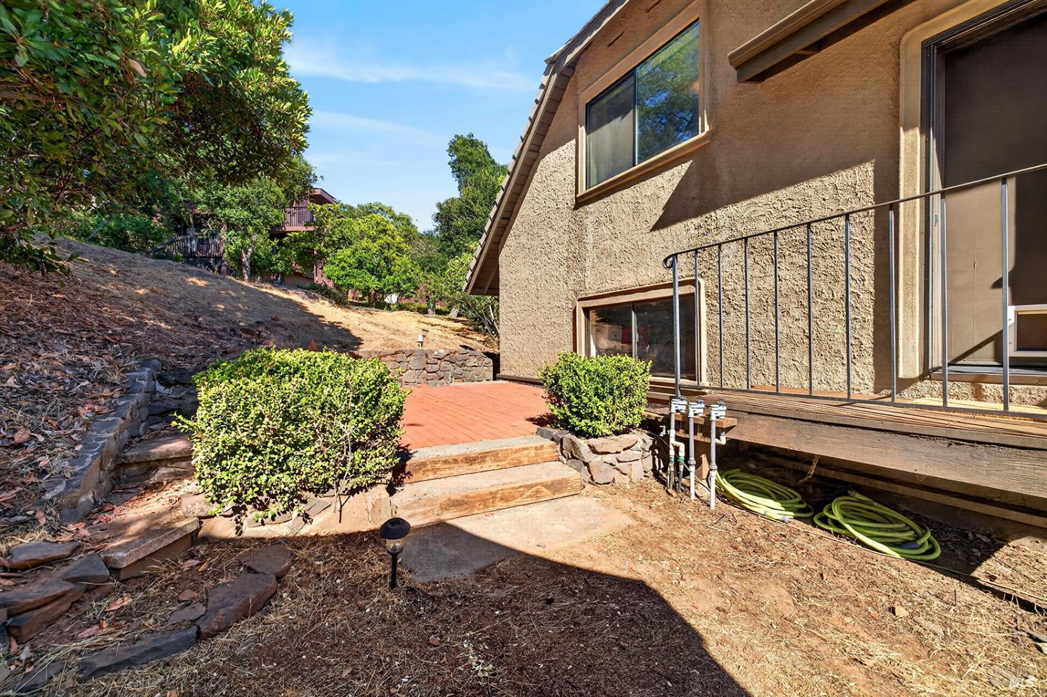 2591 Del Rosa Avenue