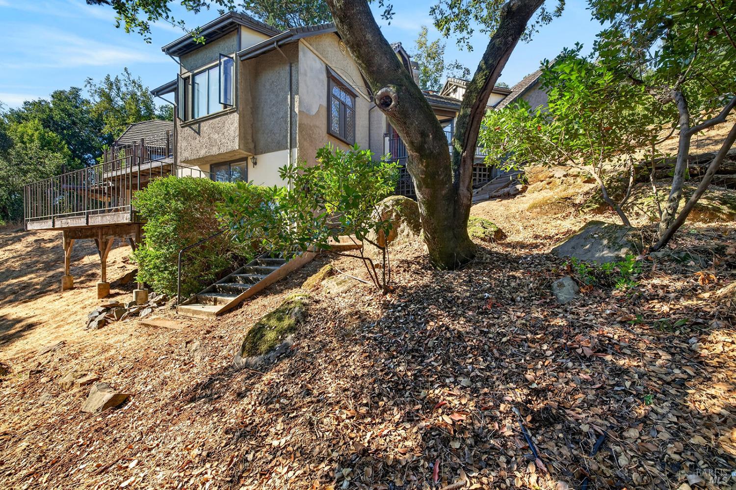 2591 Del Rosa Avenue