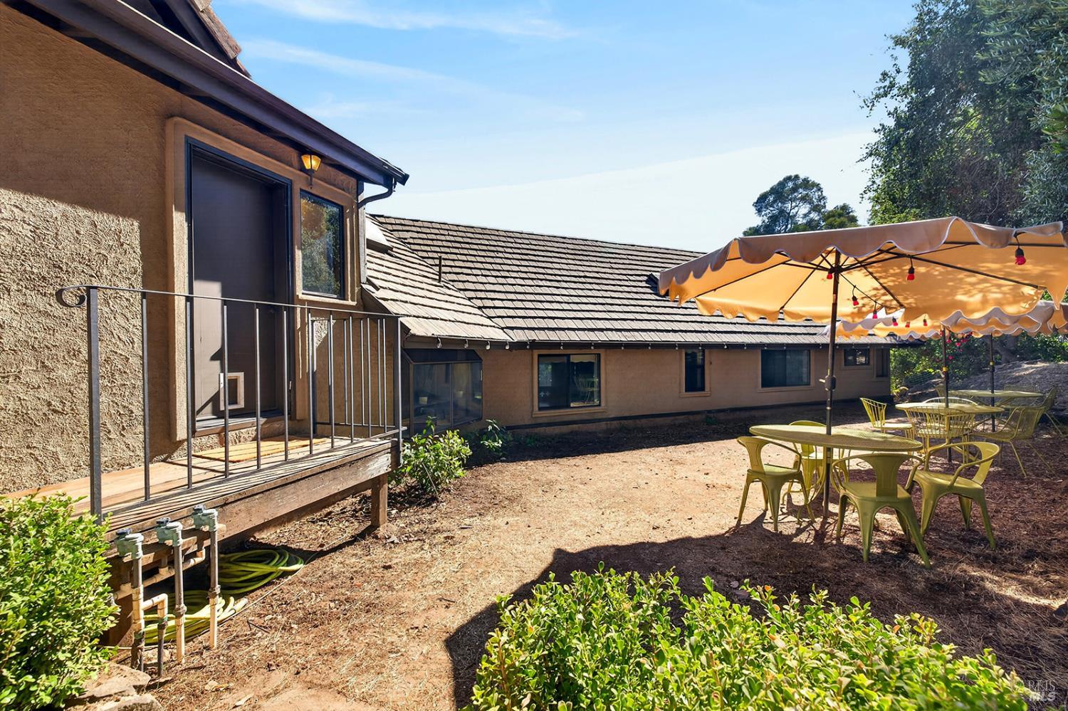 2591 Del Rosa Avenue