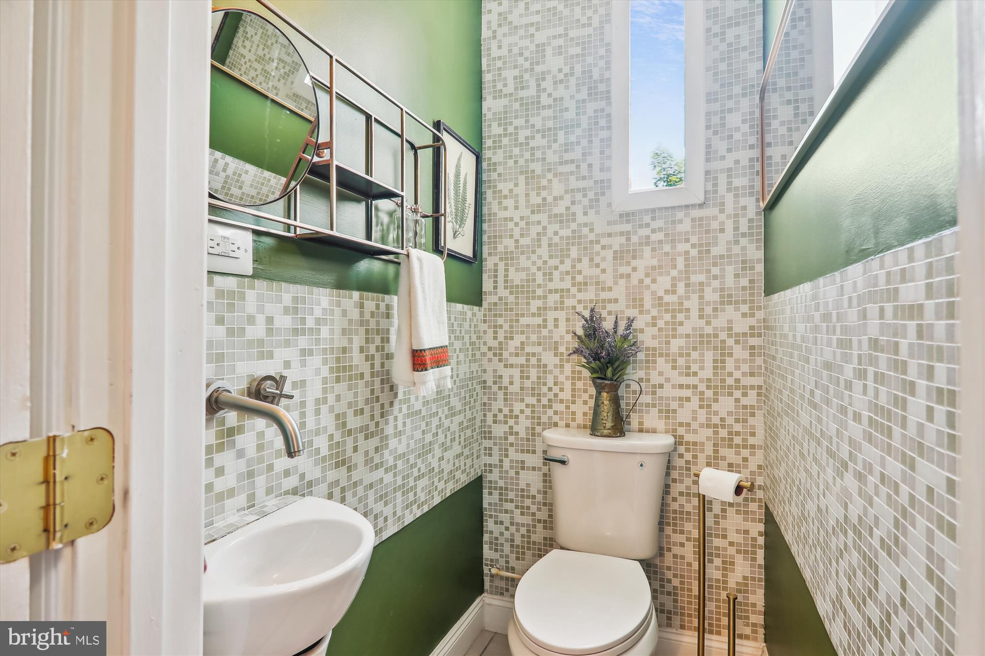 1339 NEWTON STREET NW