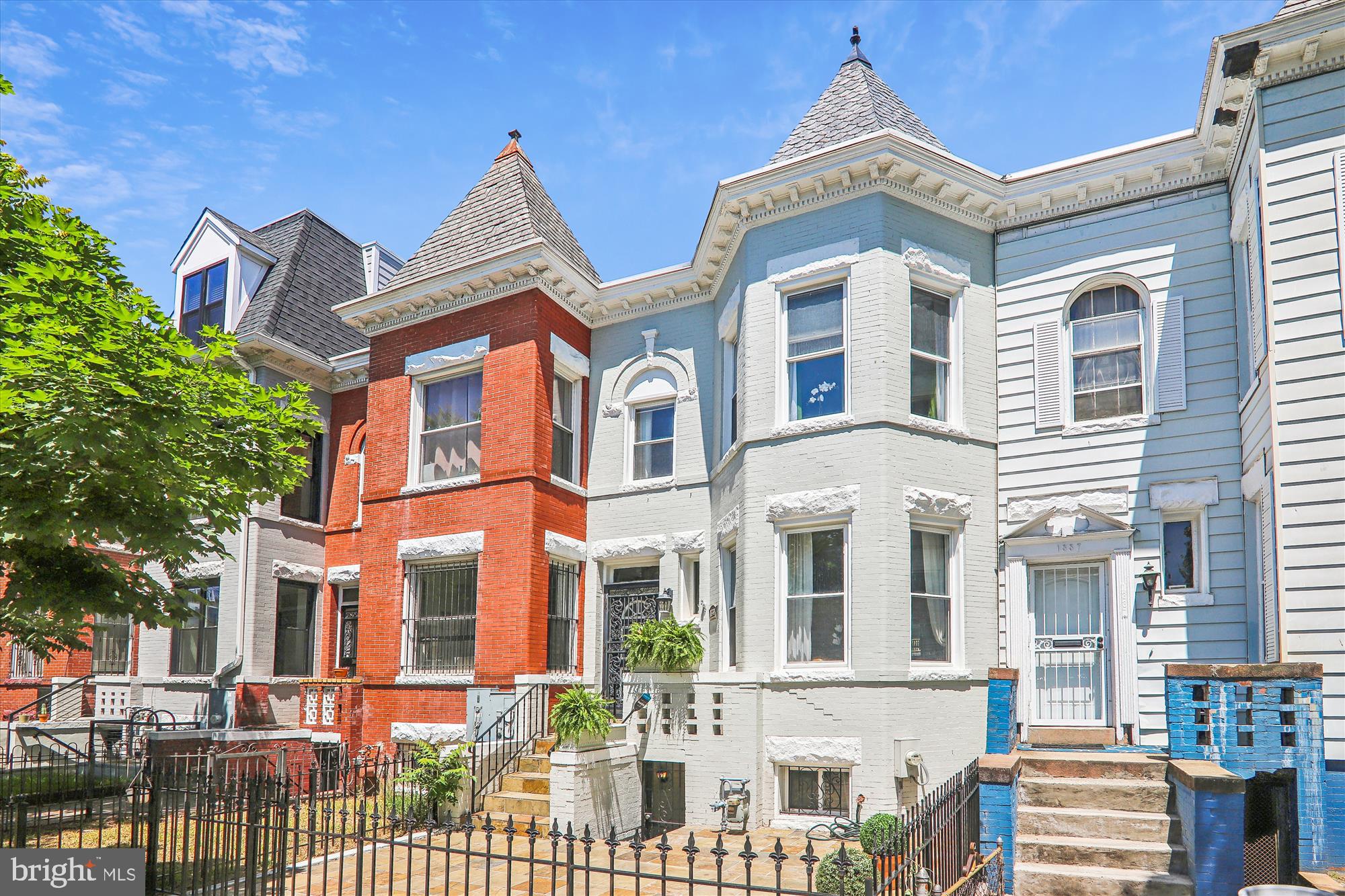 1339 NEWTON STREET NW