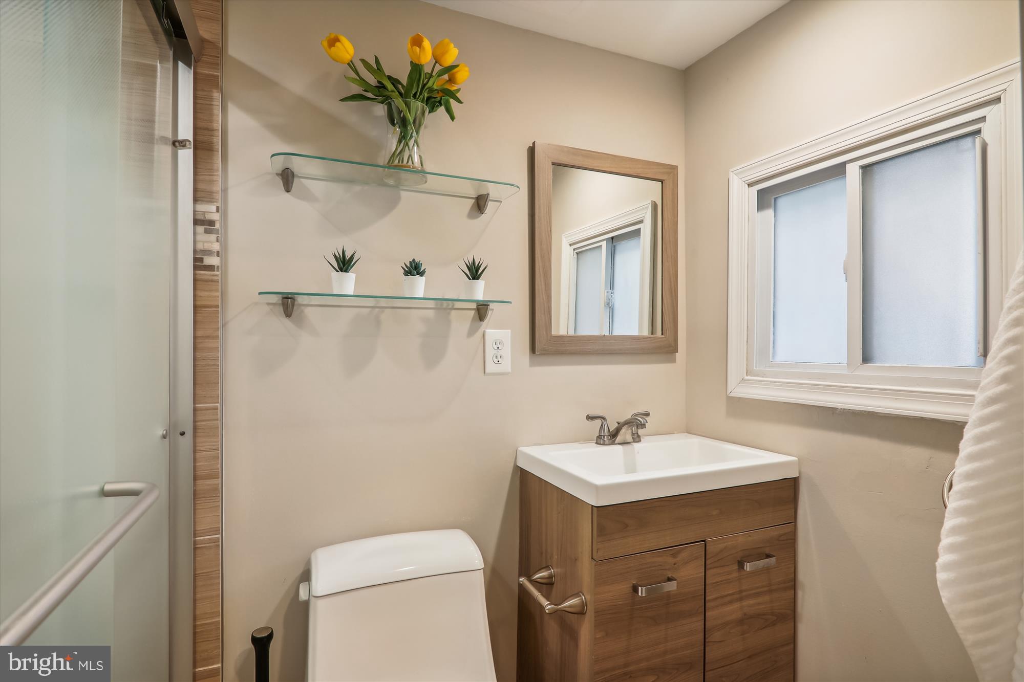 1339 NEWTON STREET NW