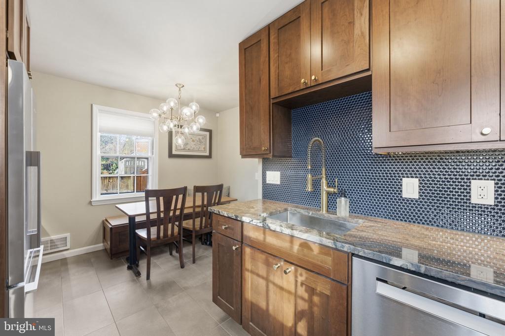 10802 STELLA COURT