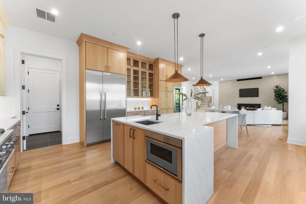 6411 CRANE TERRACE
