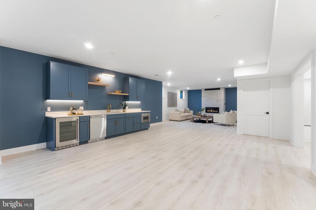 6411 CRANE TERRACE
