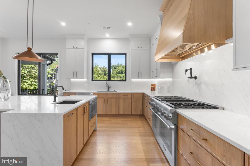 6411 CRANE TERRACE