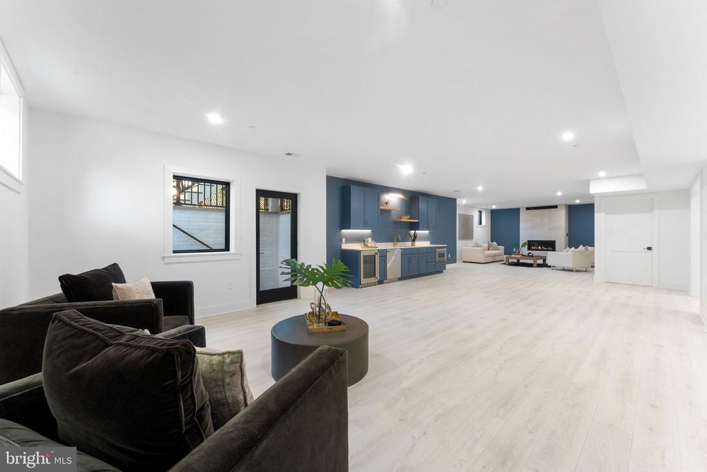 6411 CRANE TERRACE