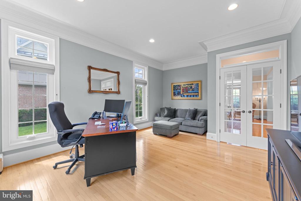 6114 ROSEMONT