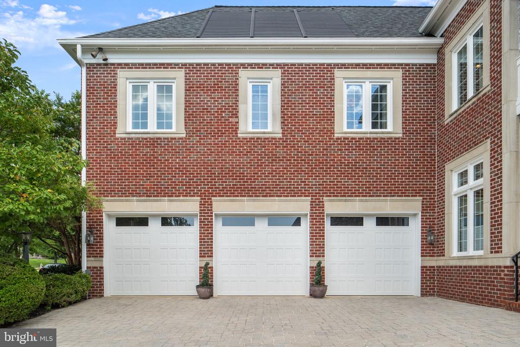6114 ROSEMONT