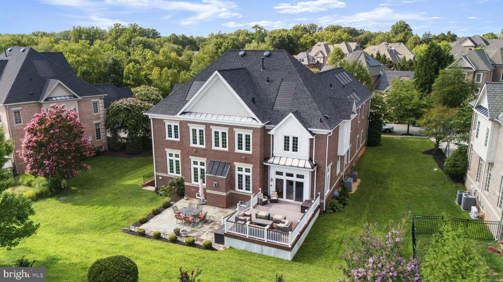 6114 ROSEMONT