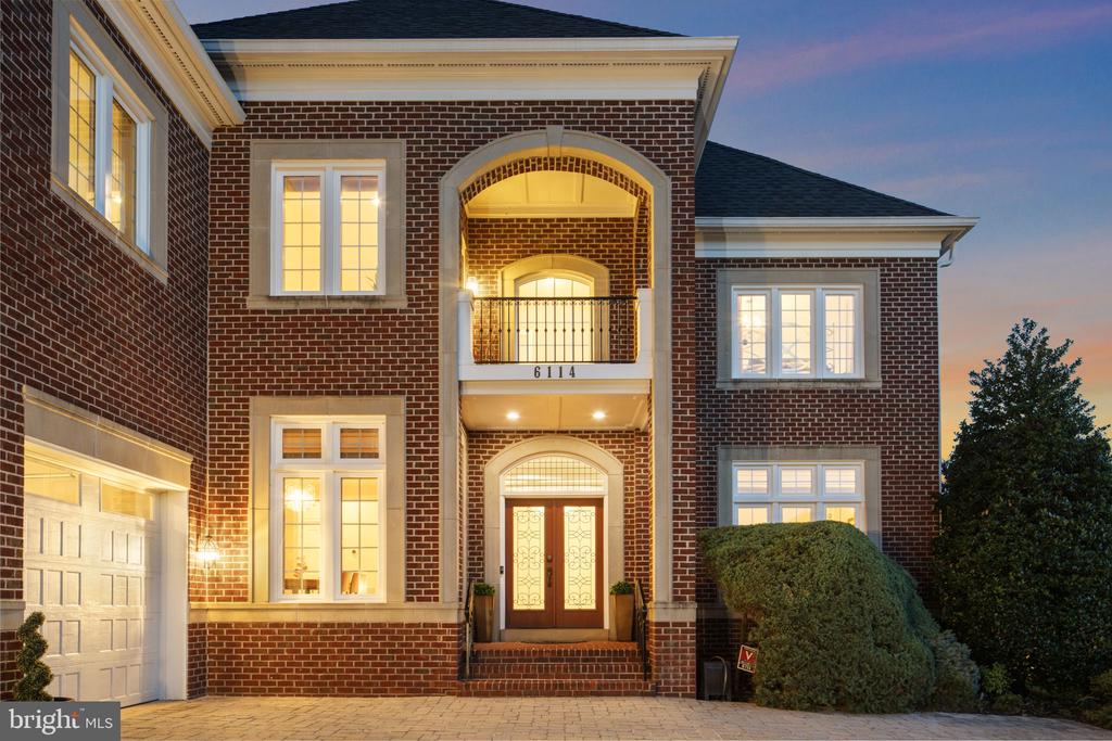 6114 ROSEMONT