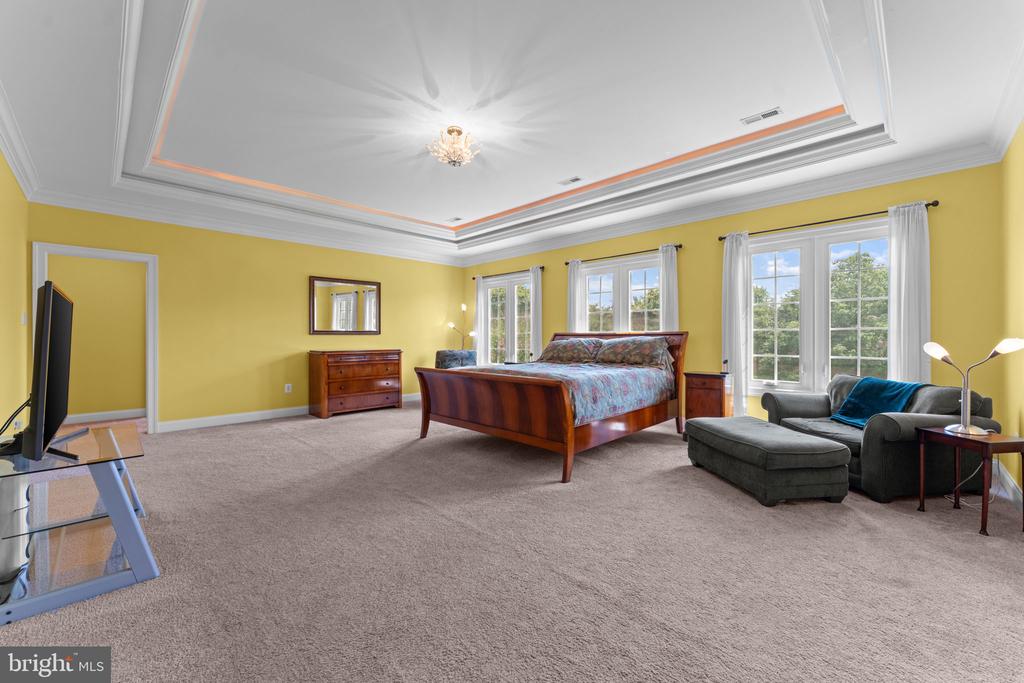 6114 ROSEMONT