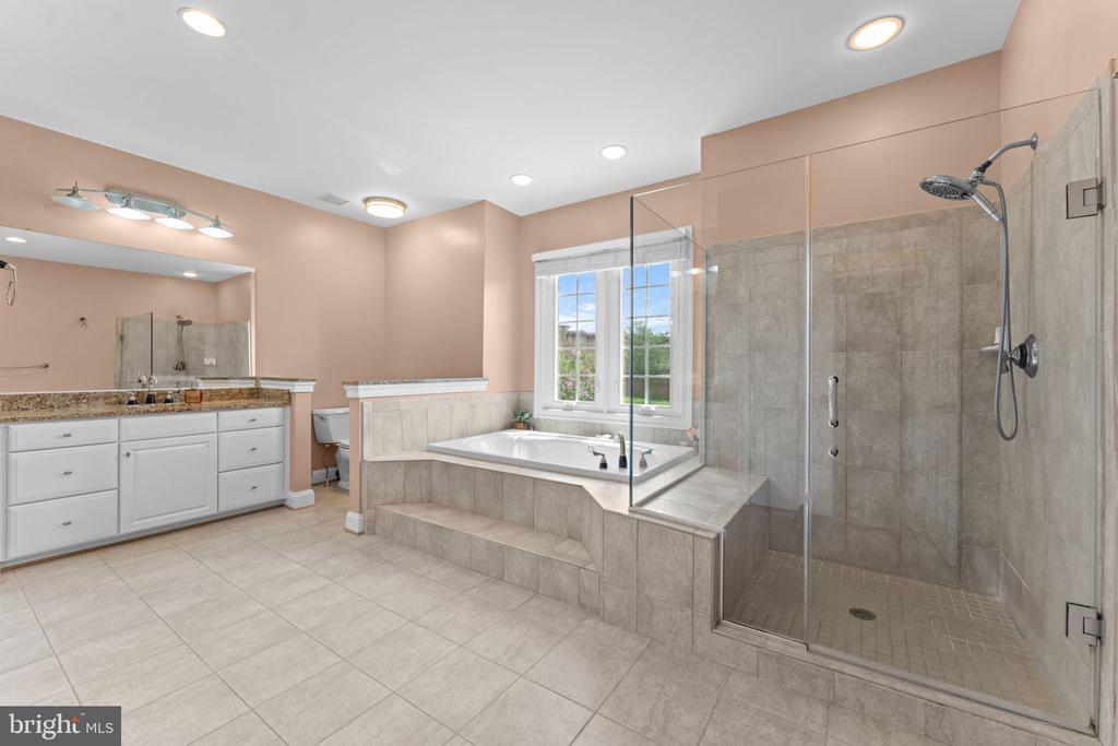 6114 ROSEMONT