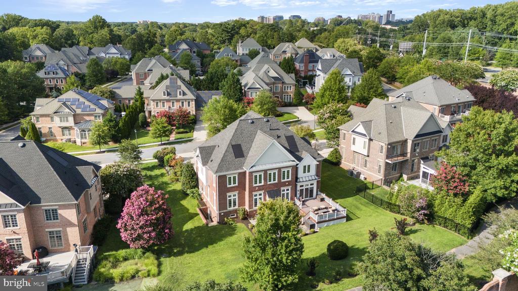 6114 ROSEMONT