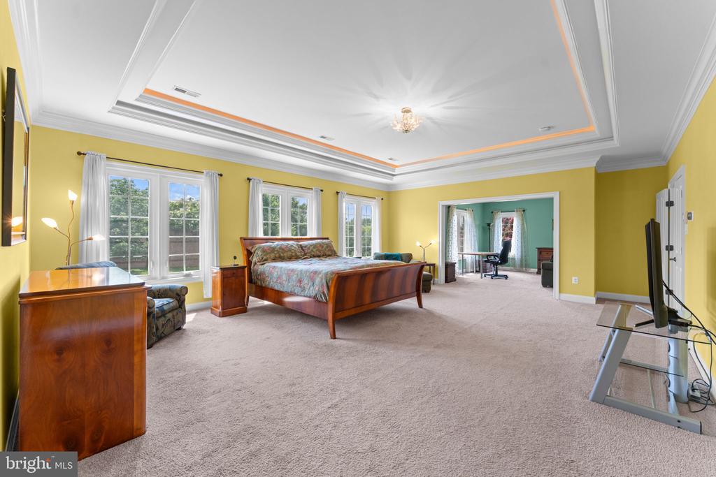 6114 ROSEMONT