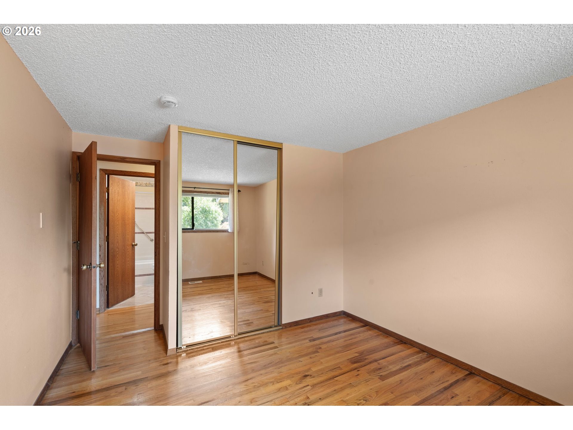 505 NE DEXTER CT