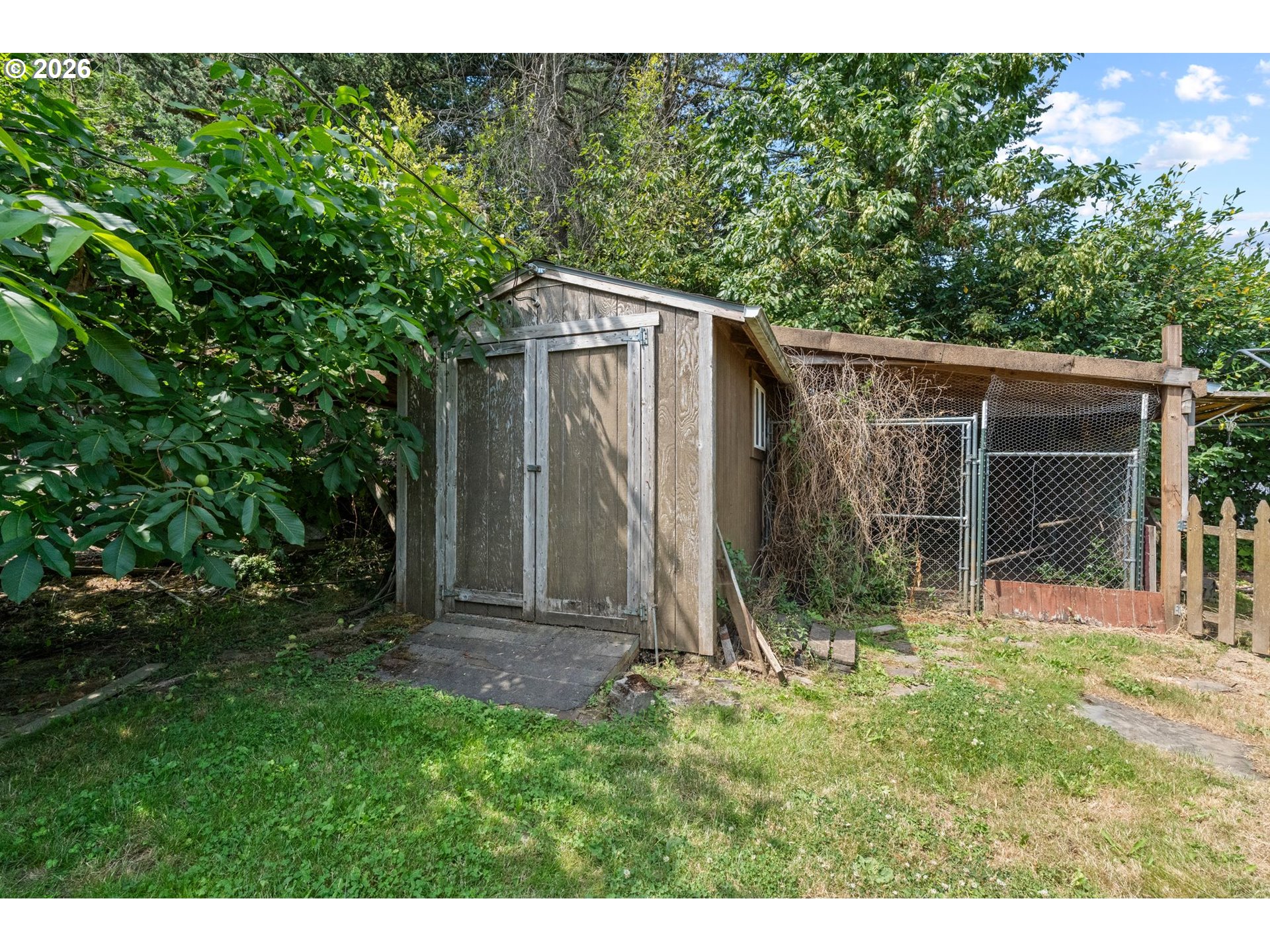 505 NE DEXTER CT