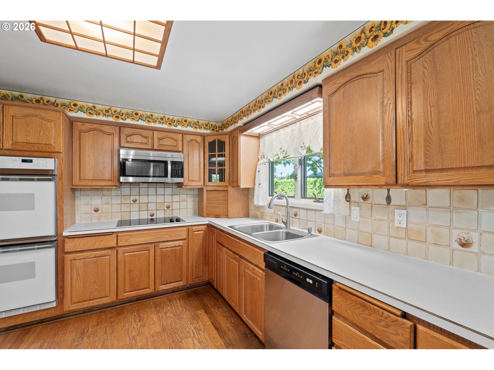 505 NE DEXTER CT