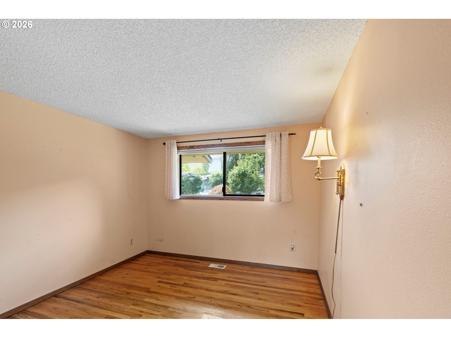 505 NE DEXTER CT
