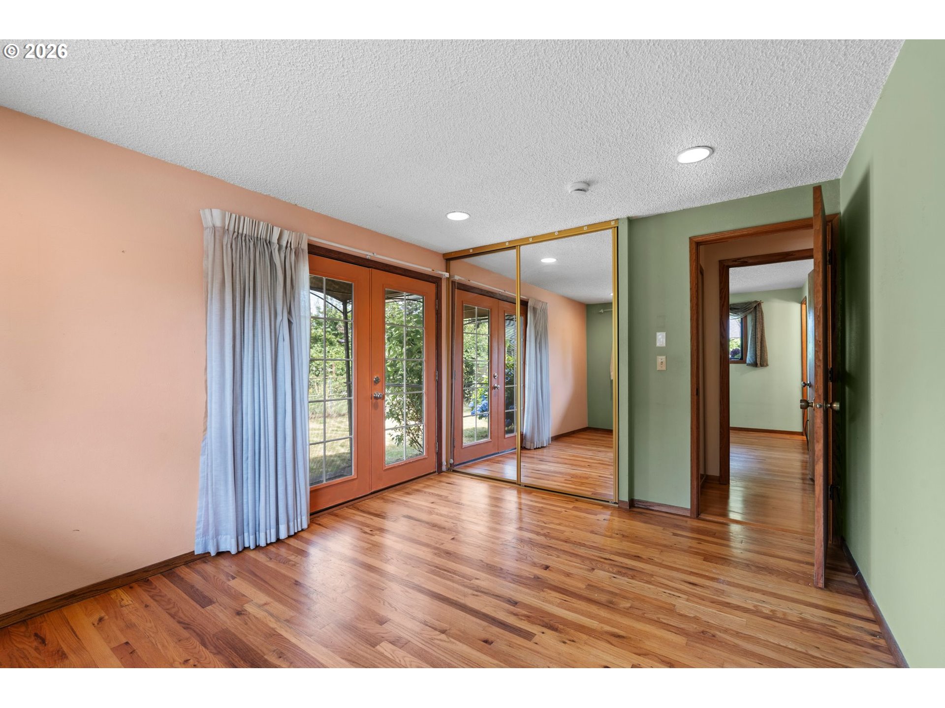 505 NE DEXTER CT