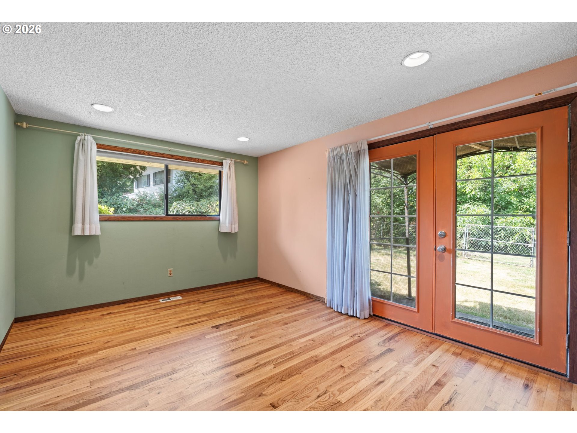 505 NE DEXTER CT