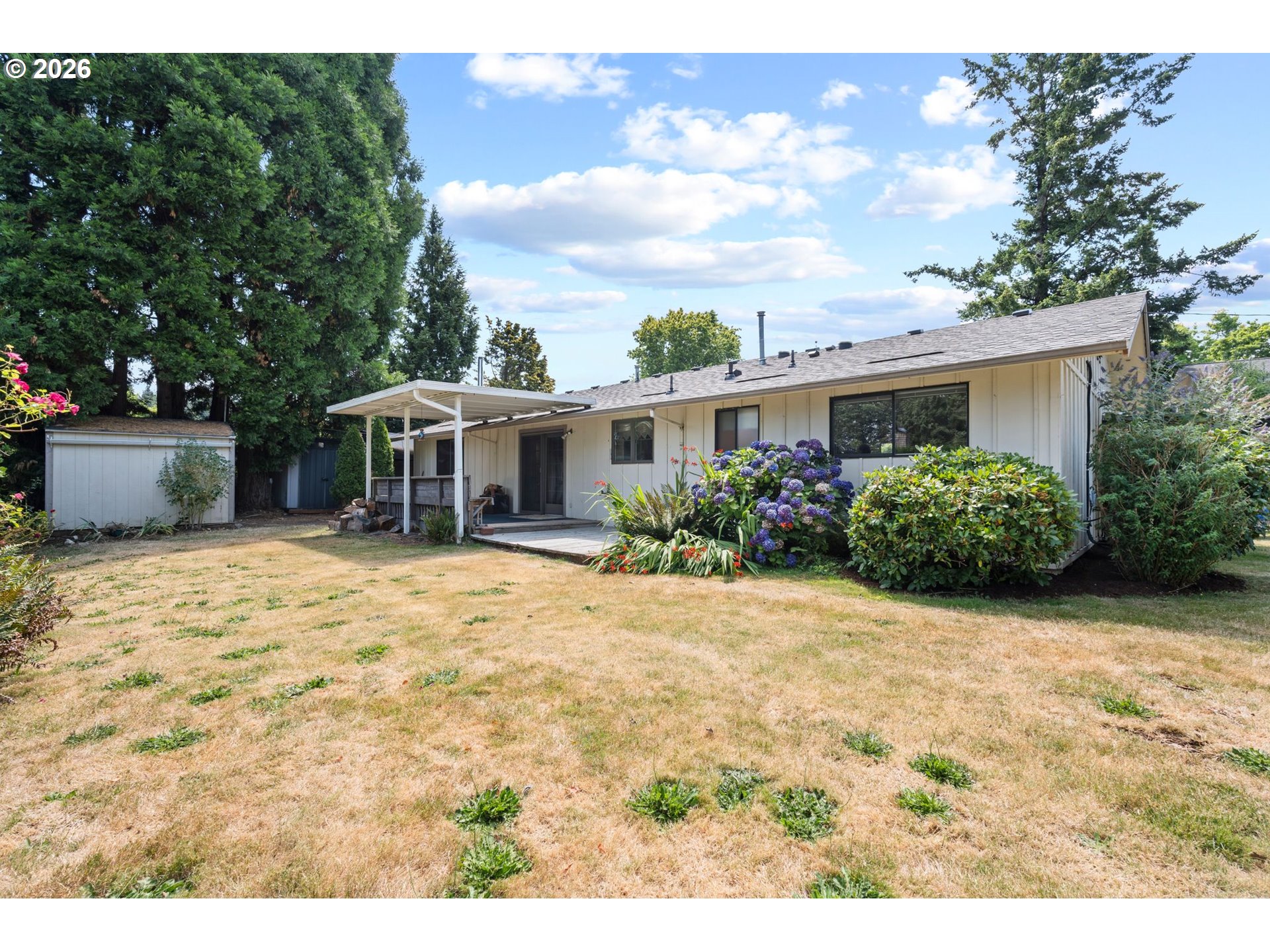 505 NE DEXTER CT