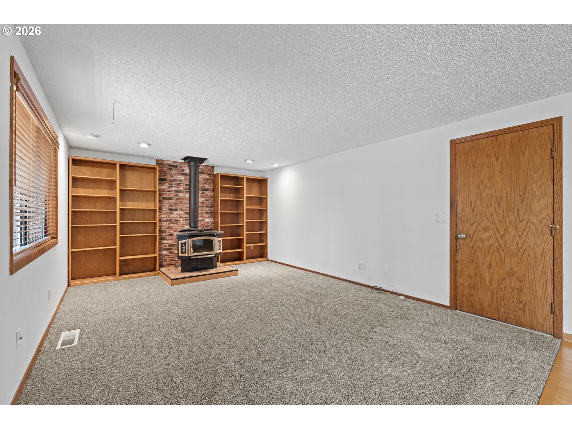 505 NE DEXTER CT