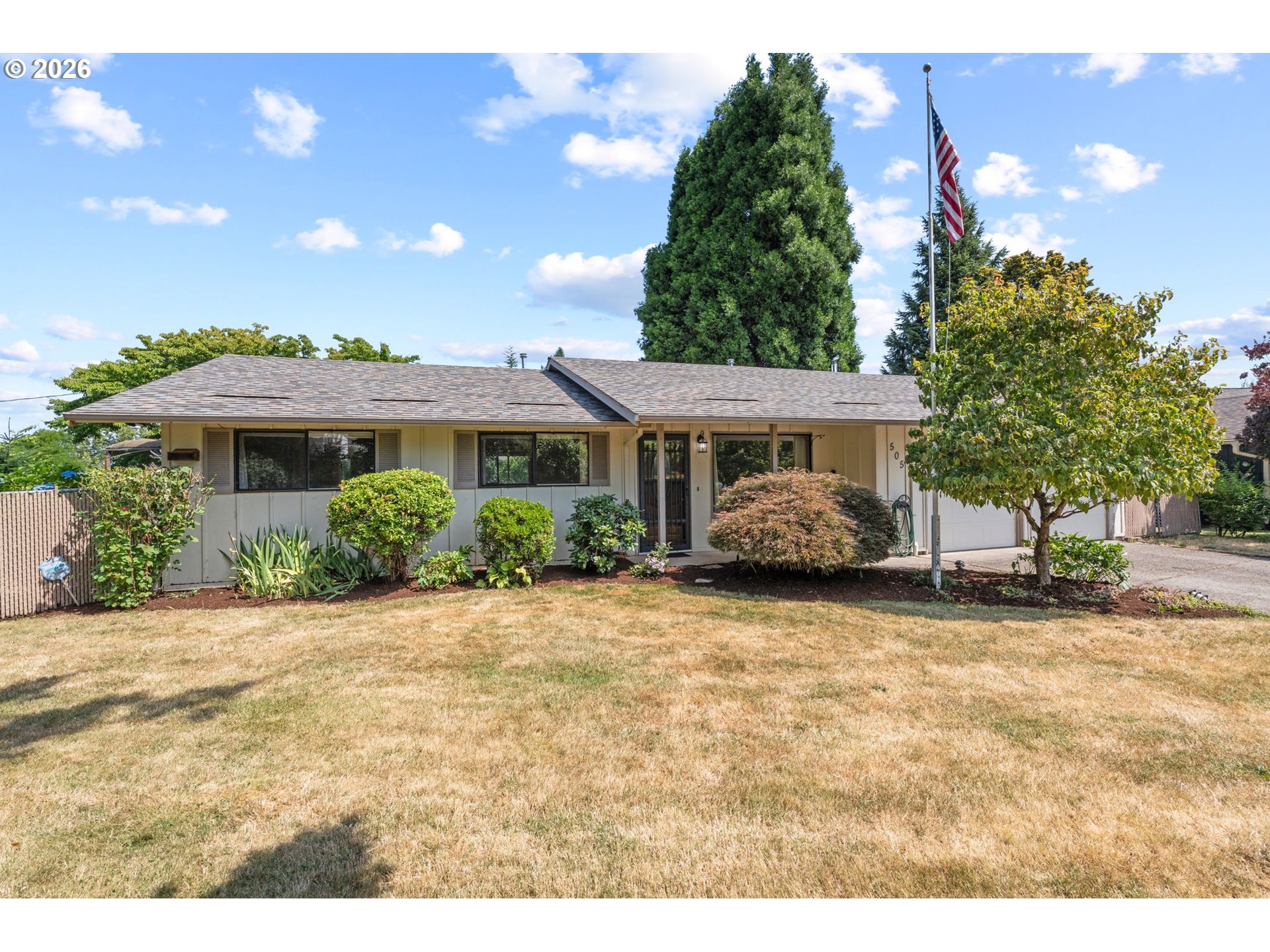 505 NE DEXTER CT