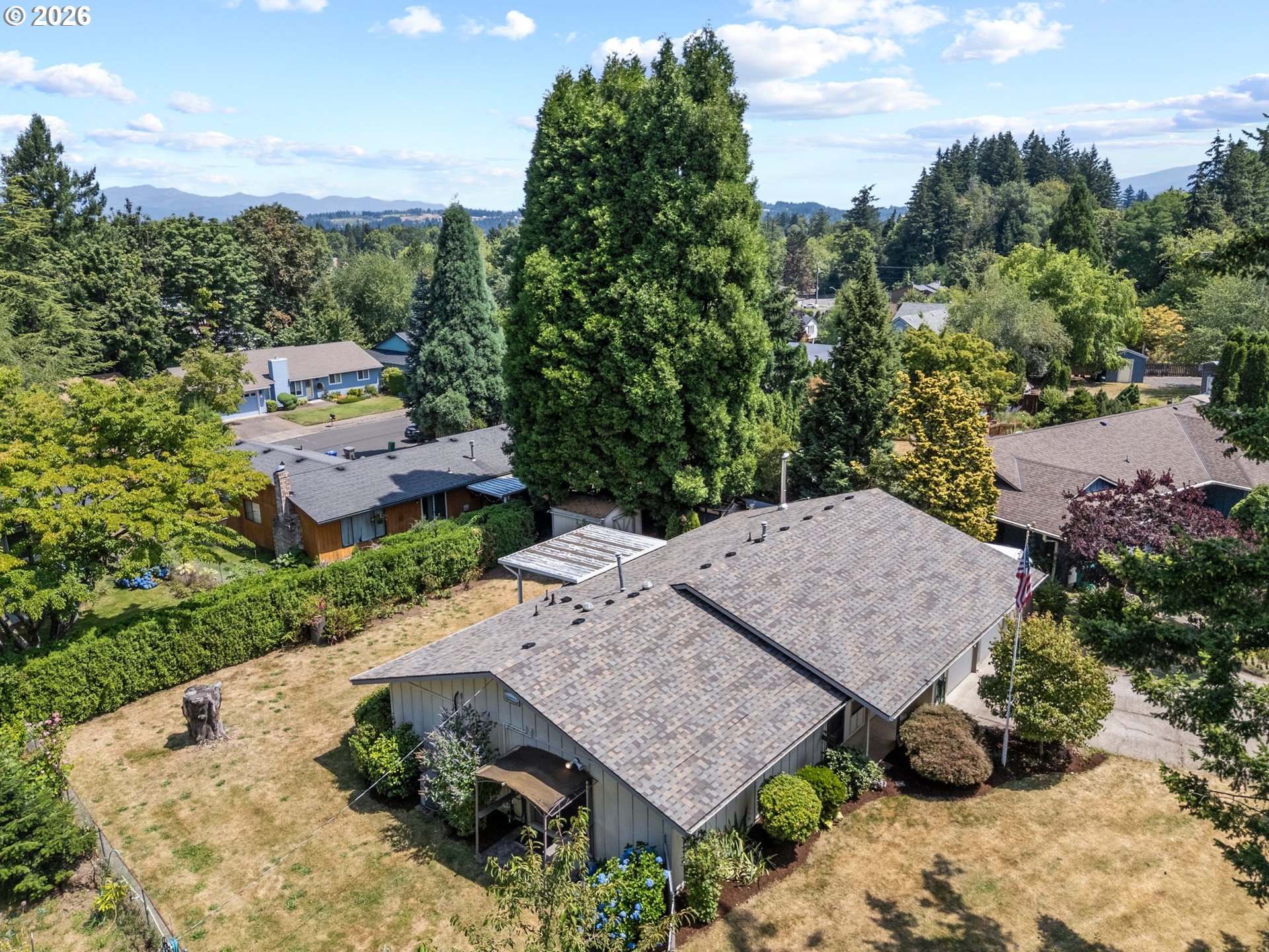 505 NE DEXTER CT