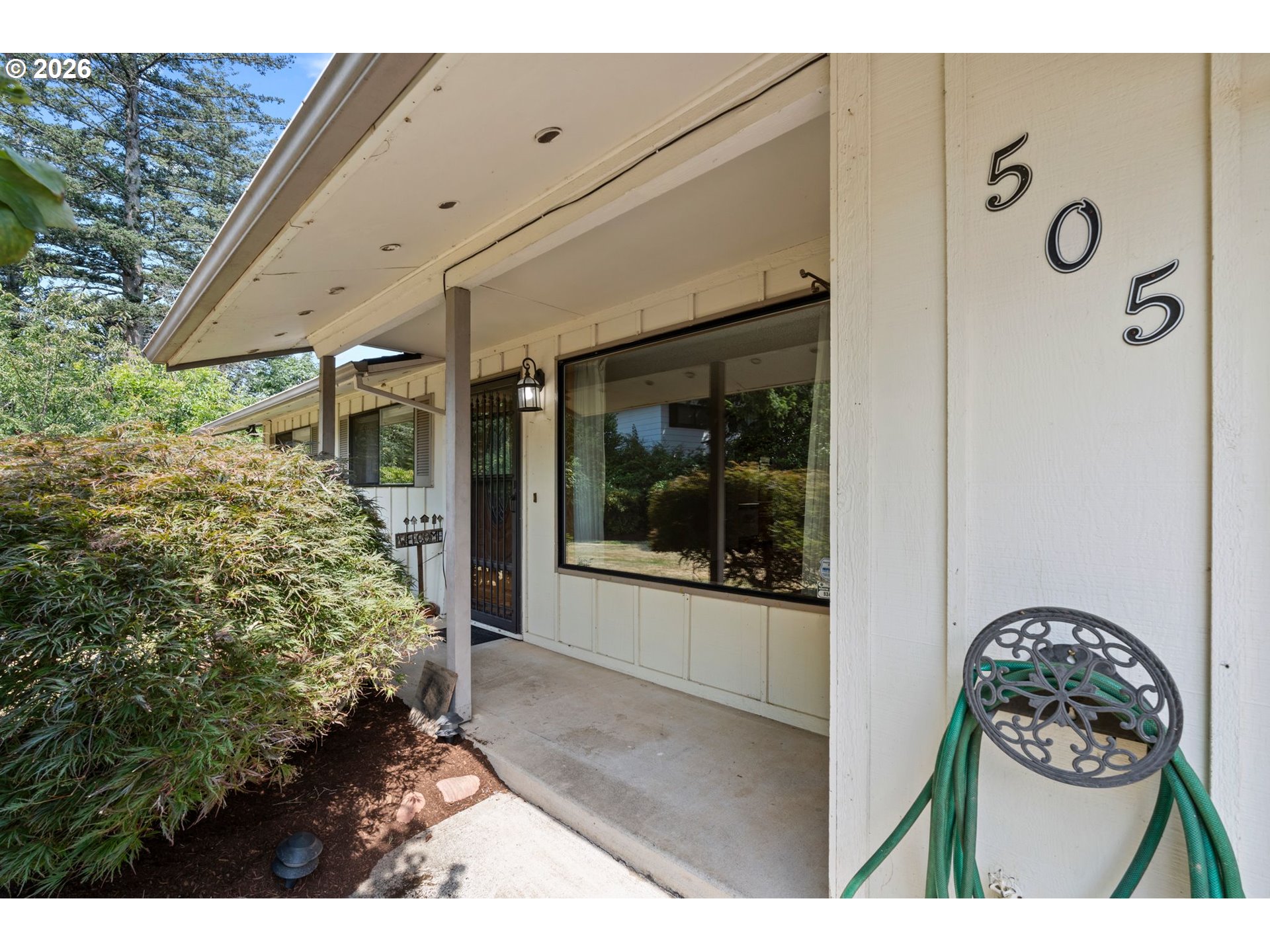 505 NE DEXTER CT