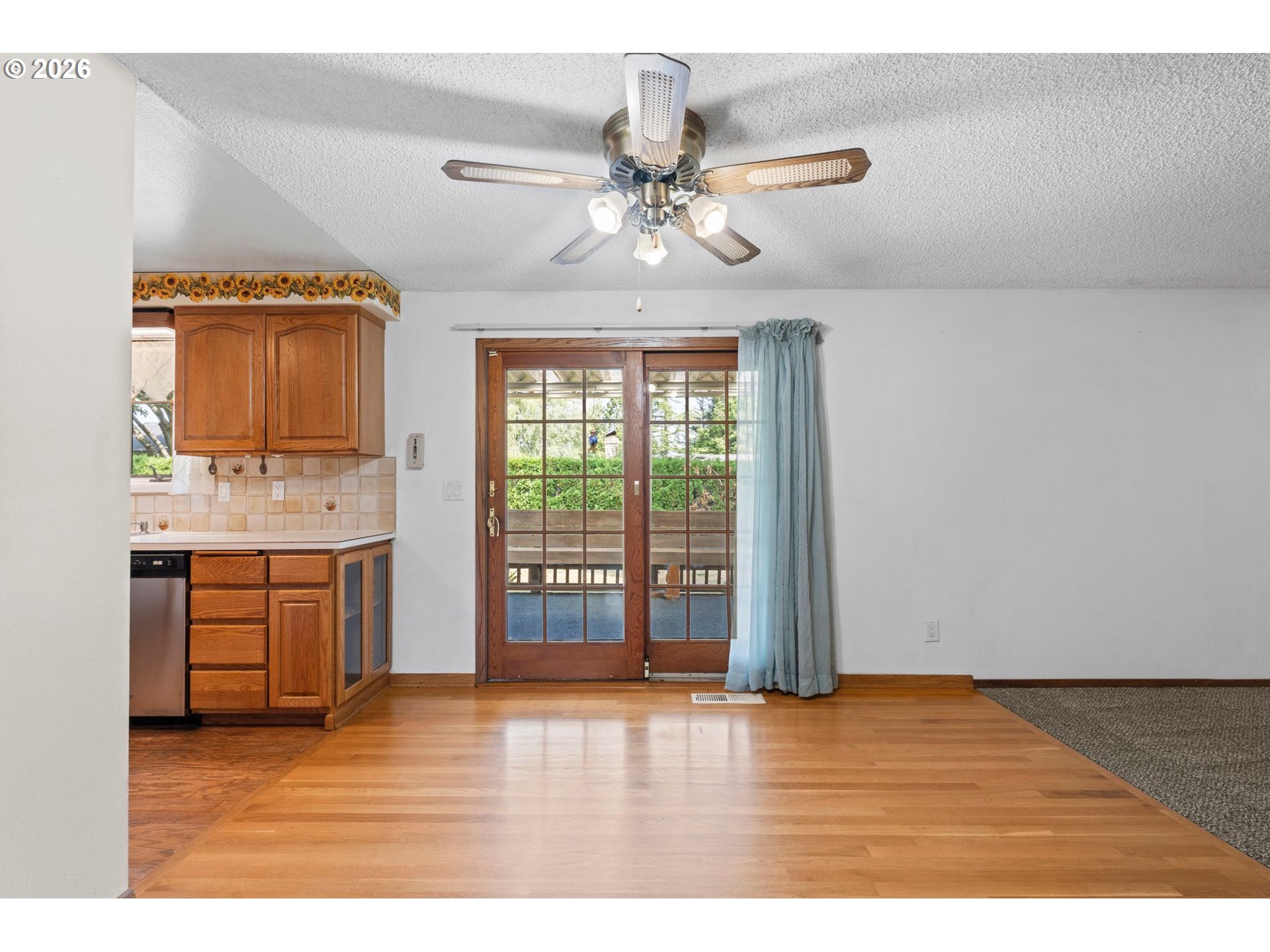 505 NE DEXTER CT