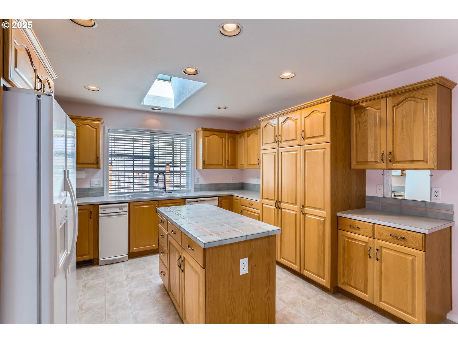 8355 SW SUNSTONE LOOP