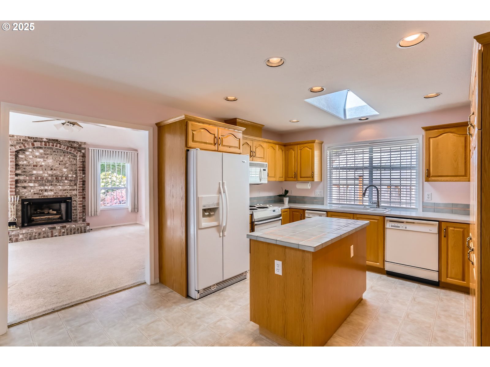 8355 SW SUNSTONE LOOP