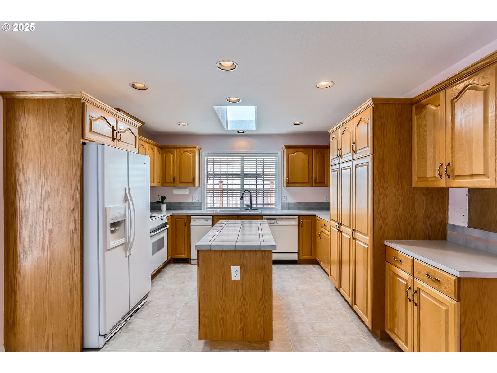 8355 SW SUNSTONE LOOP
